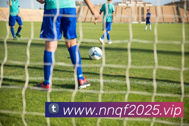 凯恩压哨救主！造点后点球绝平，77场轰80球，再创德甲纪录